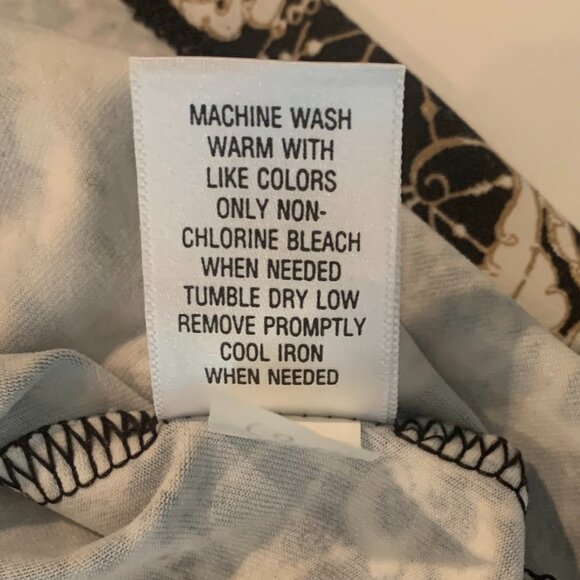 EUC Croft & Barrow Women's Floral Stretch Tank Top Size Medium Black/White - Picture 7 of 11